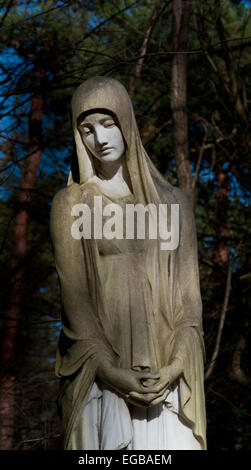 Stone Angel Skulptur, Stahnsdorf Friedhof in der Nähe von Berlin Stockfoto