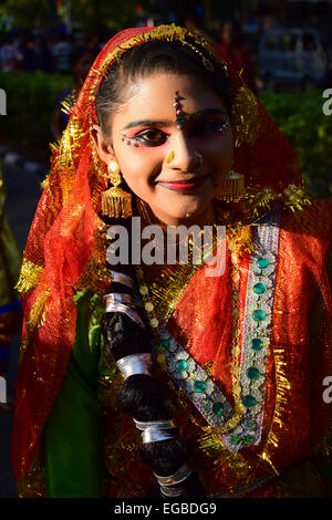 Traditionell gekleidete schöne indische Mädchen Indien Stockfoto