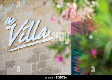 Malta. Der Eingang der Villa Balluta Bay in St. Julians, Malta Stockfoto