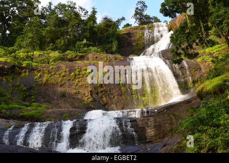 Malerische Wasserfall von Munnar Kerala Indien Cheeyappara Wasserfälle Stockfoto