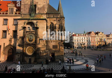 Astronomische Uhr altes Rathaus und Altstädter Ring in der Prager Altstadt. Stockfoto