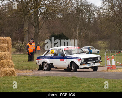 Warwickshire, UK. 21. Februar 2015. Ford Escort MKII Rallye Auto auf Rennen Retro special stage 21.02.2015 Credit: Martyn Goddard/Alamy Live News Stockfoto