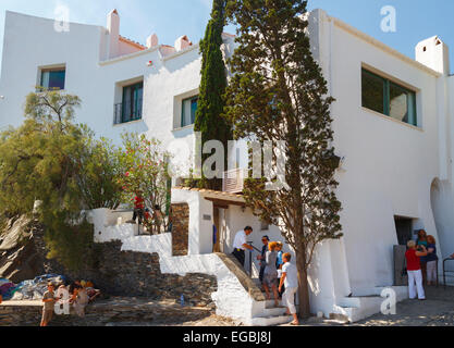 Bauwerk in einem mediterranen Dorf an der Küste Stockfoto