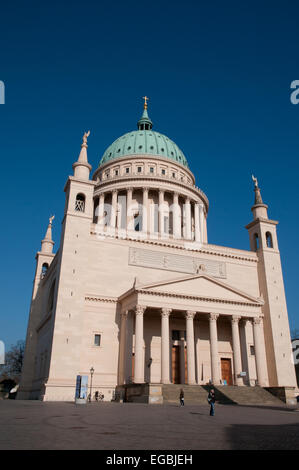 St. Nicholas Church und Fortunaportal im alten Zentrum von Potsdam, nach Zerstörung im zweiten Weltkrieg wieder aufgebaut Stockfoto