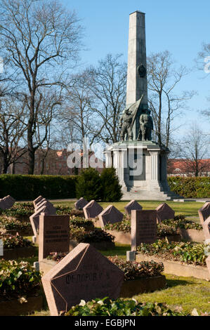 Sowjetische Militär Friedhof und Krieg Memorial, Bassinplatz Square, Potsdam, Ostdeutschland Stockfoto