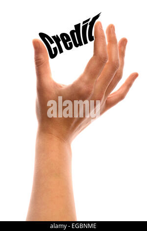 Vertikale Aufnahme einer Hand drückte das Wort "Kredit" zwischen zwei Fingern, isolated on White. Stockfoto