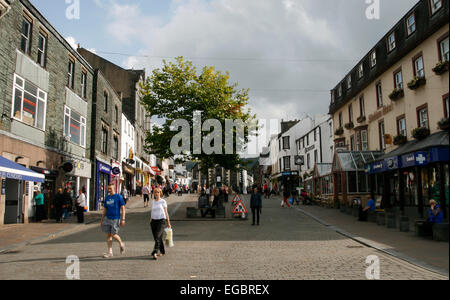 Die Hauptstraße in Keswick, Cumbria, England Stockfoto