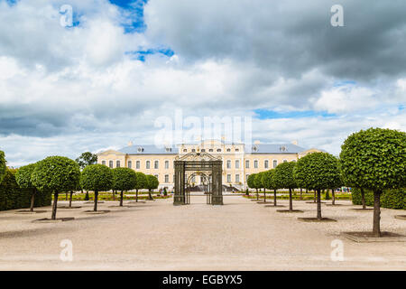 Formale Gärten, Rundale Palace Museum und Park, Lettland Stockfoto