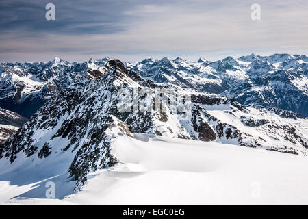 Gebirge in Alpen Stockfoto