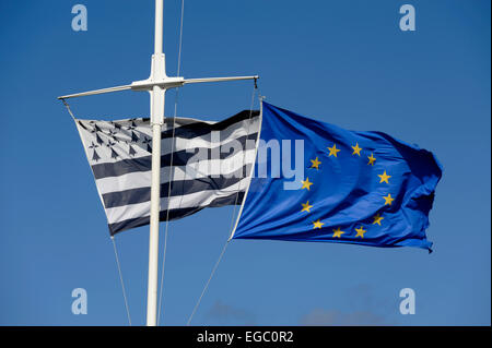 Europäische und Bretagne Flagge, Bretagne, Frankreich Stockfoto