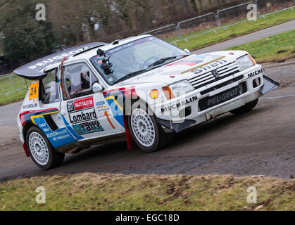 Coventry, Vereinigtes Königreich. 22. Februar 2015. Retro-Live-Rallye, wo klassische Rallye-Autos um einen festgelegten Kurs im Stoneleigh Park in Coventry UK Credit Rennen, Rennen: Steven Reh/Alamy Live News Stockfoto