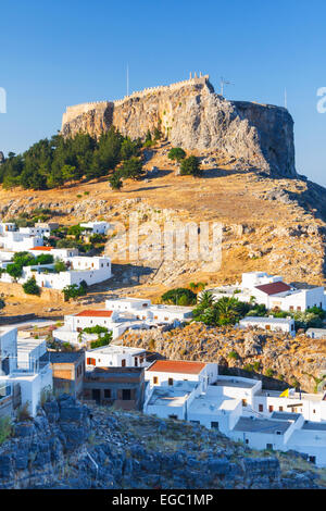 Lindos, Schloss oben auf der griechischen Insel Rhodos Stockfoto