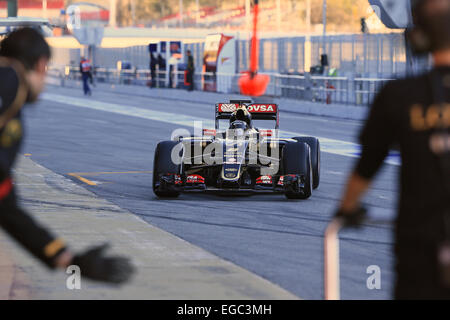 Barcelona, Spanien. 22. Februar 2015. Lotus F1 Team Pilot Romain Grosjean kehrt an die Box für einen Boxenstopp Credit zurück: Action Plus Sport/Alamy Live News Stockfoto