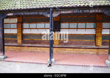 Watt Denkmal der heldenhaften Selbstaufopferung In Postmans Park St. Martins Le-Grand City von London UK Stockfoto