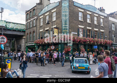 Der Markt Porter Pub in der Nähe von Bourogh Markt, London Bridge Viertel, Stockfoto