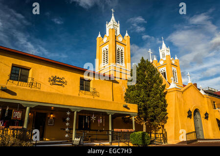 Abendlicht am San Felipe Neri Kirche in der Altstadt, Albuquerque, New Mexico. Stockfoto