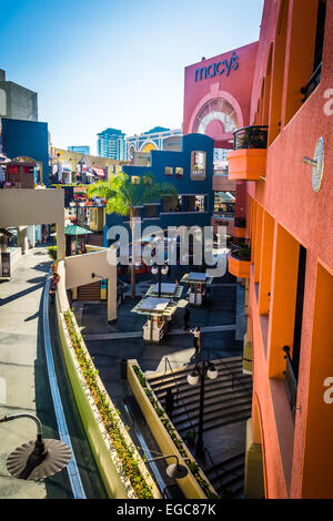 17. Februar - SAN DIEGO: Die Westfield Horton Plaza am 17. Februar 2015, in San Diego, Kalifornien. Es ist ein Outdoor-fünf Geschichte Stockfoto