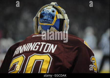 Rosemont, Illinois, USA. 22. Februar 2015. Chicago Wolves Jordan Binnington (30) in Aktion während der American Hockey League-Spiel zwischen den Chicago Wolves und die San Antonio Rampage in der Allstate Arena in Rosemont, Illinois. Patrick Gorski/CSM/Alamy Live-Nachrichten Stockfoto