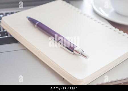 Notizbuch mit Stift, stock Foto Nahaufnahme Stockfoto