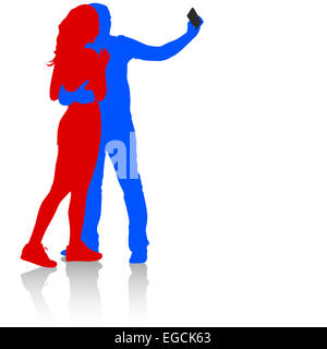 Silhouetten-Mann und Frau unter Selfie mit Smartphone am Pfingstmontag Stockfoto