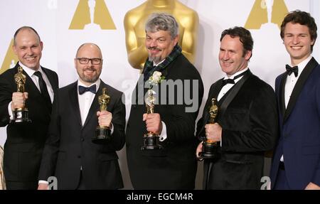 Los Angeles, CA, USA. 22. Februar 2015. Paul Franklin, Andrew Lockley, Ian Hunter, Scott Fischer im Presseraum für die 87. Academy Awards Oscars 2015 - drücken Sie auf Zimmer 2, der Dolby Theater in Hollywood und Highland Center, Los Angeles, CA 22. Februar 2015. Bildnachweis: James Atoa/Everett Collection/Alamy Live-Nachrichten Stockfoto