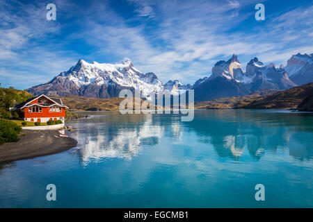 Torres del Paine Nationalpark umfasst Bergen, Gletschern, Seen und Flüsse im südlichen Patagonien Stockfoto