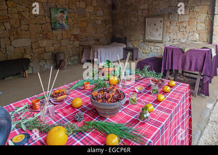 Priscos, Portugal. Größte lebende Krippe in Europa. Darstellung der Taverne oder im Inn. Siehe Weitere Informationen Stockfoto