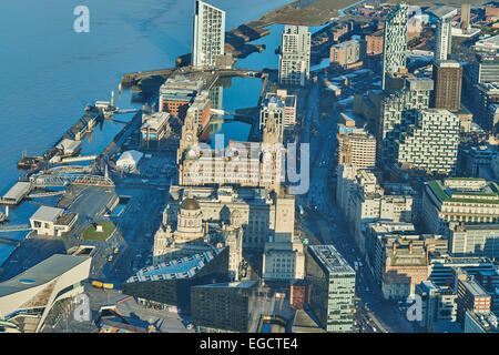 Luftaufnahme des Princes Dock und Nachbargebäuden, Liverpool Stockfoto