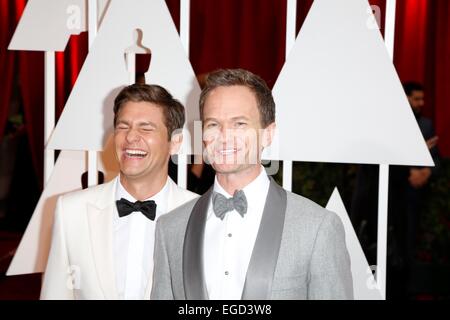 Schauspieler David Burtka und 87. Annual Academy Awards Host Neil Patrick Harris (r) teilnehmen 87. Academy Awards, Oscar, im Dolby Theatre in Los Angeles, USA, am 22. Februar 2015. Foto: Hubert Boesl/Dpa - NO WIRE SERVICE - © Dpa picture-Alliance/Alamy Live News Bildnachweis: Dpa picture-Alliance/Alamy Live News Stockfoto