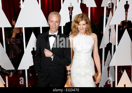 Rene Russo Schauspielerin und ihr Ehemann Dan Gilroy teilnehmen 87. Academy Awards, Oscar, im Dolby Theatre in Los Angeles, USA, am 22. Februar 2015. Foto: Hubert Boesl. Foto: Hubert Boesl/Dpa - NO WIRE SERVICE - © Dpa picture-Alliance/Alamy Live News Bildnachweis: Dpa picture-Alliance/Alamy Live News Stockfoto