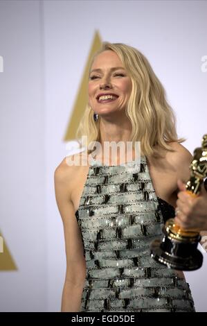 Schauspielerin Naomi Watts posiert im Presseraum der 87. Academy Awards, Oscar, im Dolby Theatre in Los Angeles, USA, 22. Februar 2015. Foto: Hubert Boesl/Dpa - NO WIRE SERVICE - © Dpa picture-Alliance/Alamy Live News Bildnachweis: Dpa picture-Alliance/Alamy Live News Stockfoto