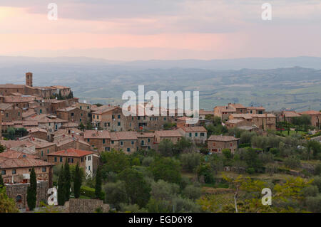 Hügel Stadt Montalcino, Provinz Siena, Toskana, Italien, Europa Stockfoto