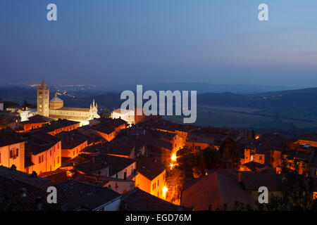 Stadtbild von Massa Marittima mit Cattedrale di San Cerbone, Kathedrale, Massa Marittima, Provinz Grosseto, Toskana, Italien, Europa Stockfoto