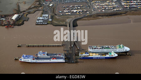 Luftaufnahme der 3 Schiffe, DFDS, Stena und MV Pauline im Dock Immingham, Lincolnshire, UK Stockfoto