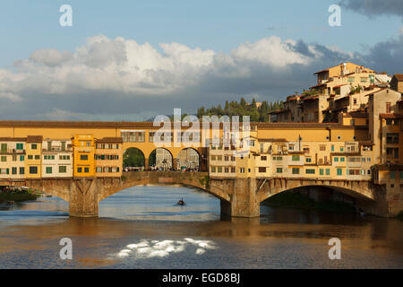 Ponte Vecchio über den Arno Fluss, historischen Zentrum von Florenz, UNESCO-Weltkulturerbe, Firenze, Florenz, Toskana, Italien, Europa Stockfoto