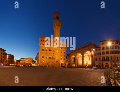 Palazzo Vecchio, Palazzo della Signoria, der alte Palast, Rathaus, Loggia dei Lanzi, Piazza della Signoria, quadratisch, historischen Zentrum von Florenz, UNESCO-Weltkulturerbe, Firenze, Florenz, Toskana, Italien, Europa Stockfoto
