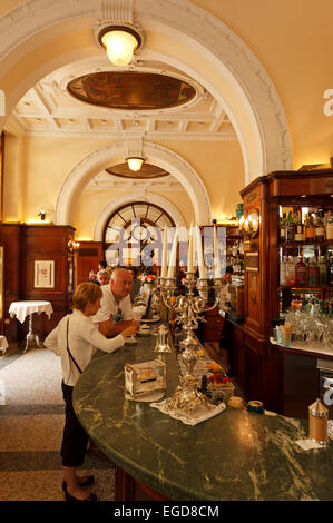 Caffe Gilli, Café an der Piazza della Repubblica, historischen Zentrum von Florenz, UNESCO-Weltkulturerbe, Firenze, Florenz, Toskana, Italien, Europa Stockfoto