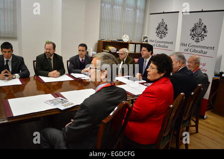 Gibraltar. 23. Februar 2015. Die Nächstenliebe Calpe House Hostel in London, die bieten vorübergehende Unterbringung für Patienten und Angehörige von Patienten, die an der UK für medizinischer Versorgung in erweitert wird eine verschobene angekündigt, der Hauptminister von Gibraltar heute an Nummer sechs Kloster statt. Bildnachweis: Stephen Ignacio/Alamy Live-Nachrichten Stockfoto