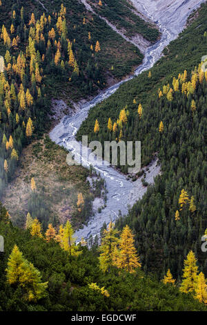 Blick über Val Cluozza im Herbst, Nationalpark, Kanton Graubünden, Schweiz Stockfoto