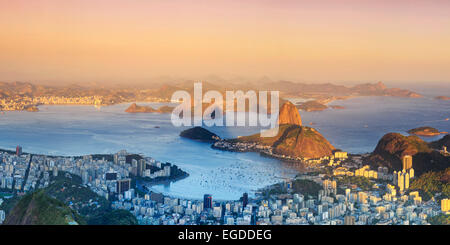 Brasilien, Rio De Janeiro, Ansicht der Zuckerhut und Rio de Janeiro Stadt Stockfoto