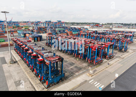 Blick auf die Block-Storage im Hamburger Hafen, Hamburg, Deutschland Stockfoto