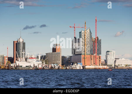 Blick auf Hafen-City und Elbphilharmonie, im Bau, Hamburg, Deutschland Stockfoto