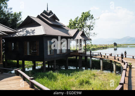 Inle Resort und Spa Hotel in Nyaungshwe Region. Luxus-Unterkunft am Ufer des Inle-See, Burma, Myanmar. Stockfoto