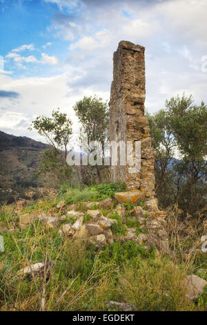 Ruinen des byzantinischen Klosters St. Retter der Placa, S. Salvatore della Placa in Sizilien, Francavilla Stockfoto