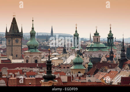 Blick auf die Türme von Prag, Prag, Tschechische Republik, Europa Stockfoto