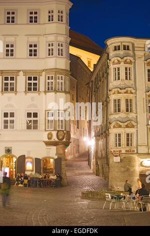 Gasse, Hofgasse in der alten Stadt von Linz, Oberösterreich, Österreich Stockfoto