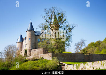 Sommer-Blick auf die Veves Burg tagsüber Stockfoto