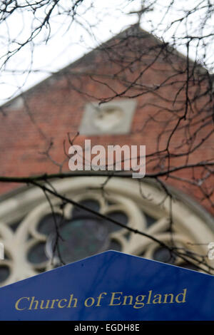 London, UK. 23. Februar 2015. Kirche von England wurde vorgeworfen, einige Arbeiter unter dem Existenzminimum der grundlegenden Lebenshaltungskosten UK, die derzeit £7,85 eine Stunde zu bezahlen Stockfoto