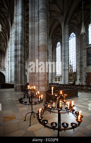 Innenraum der St.-Georgs-Kathedrale, Dinkelsbühl, Franken, Bayern, Deutschland Stockfoto