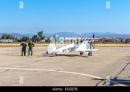 GRANADA, Spanien-Mai 18: Flugzeug Bücker 1131 Teilnahme an eine Ausstellung über die X aniversary der Patrulla Aspa des Flugplatzes Stockfoto